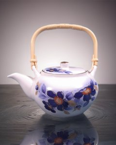 Tea pot
