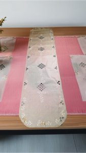 Table runner