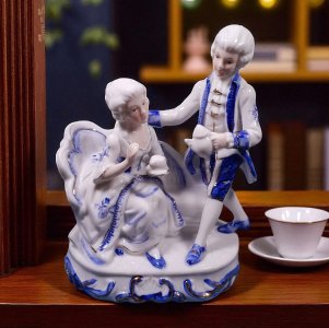 Vintage Porcelain Couple Figurine Blue White Gold Colonial Rococo Settee Tea